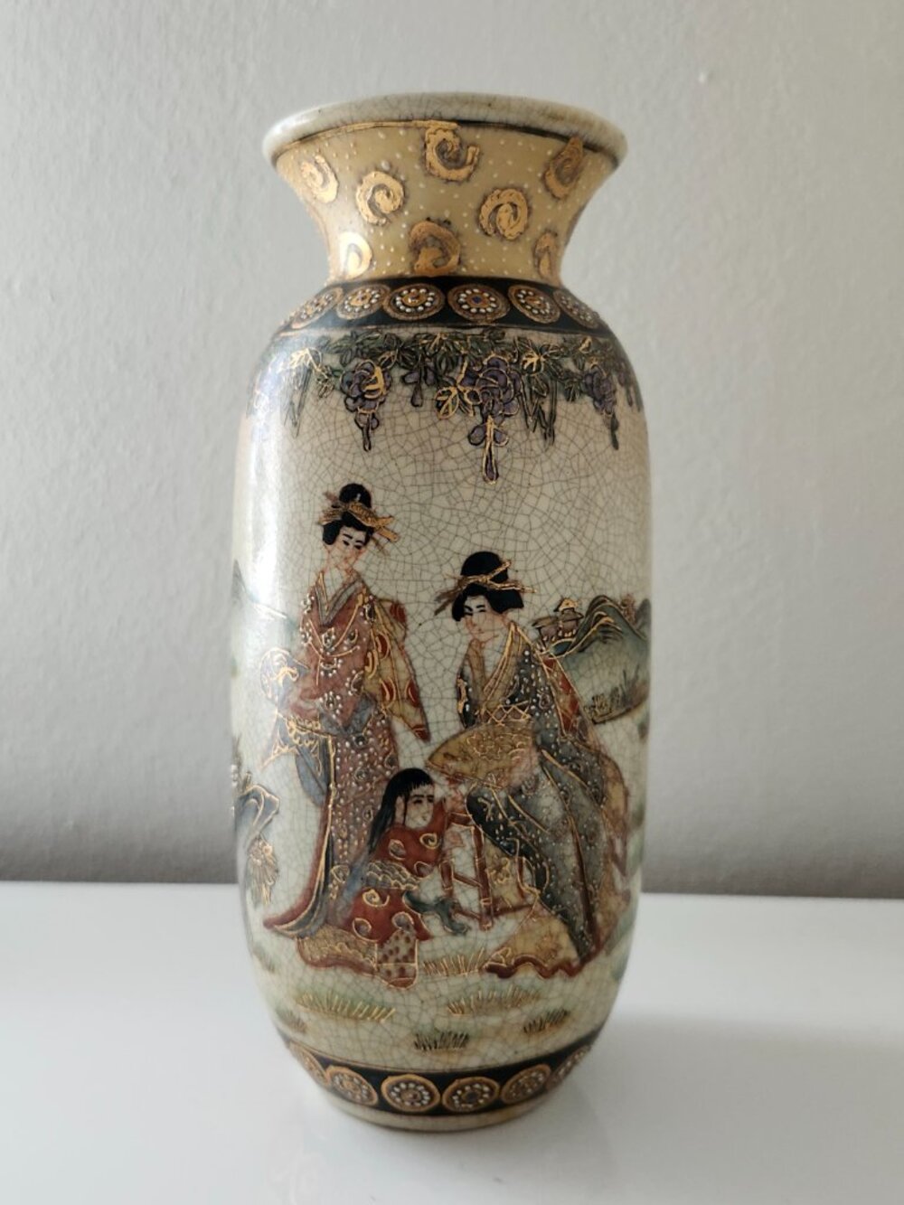 Antique Japanese Satsuma Style Moriage Vase Geisha Figural 8.25" Hand Painted
